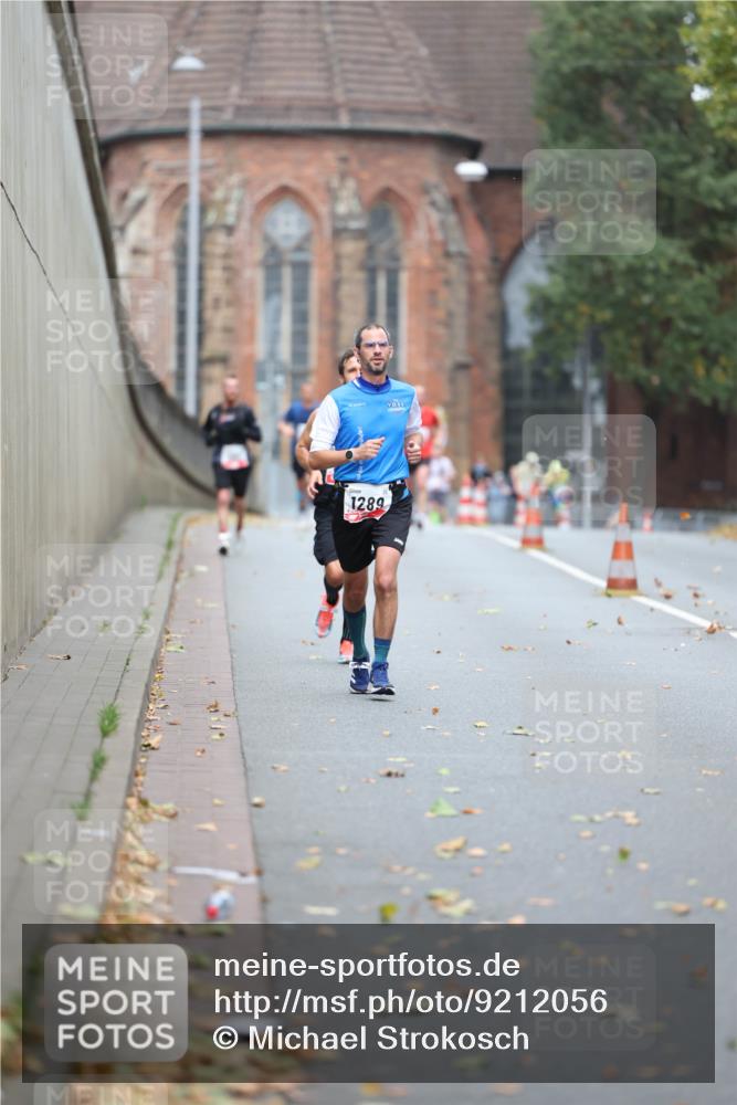 05.10.2025 - 20. swb-Marathon Bremen Michael Strokosch http://msf.ph/oto/9212056 05.10.2025 12:13:19 Laufen 1289 meine-sportfotos.de