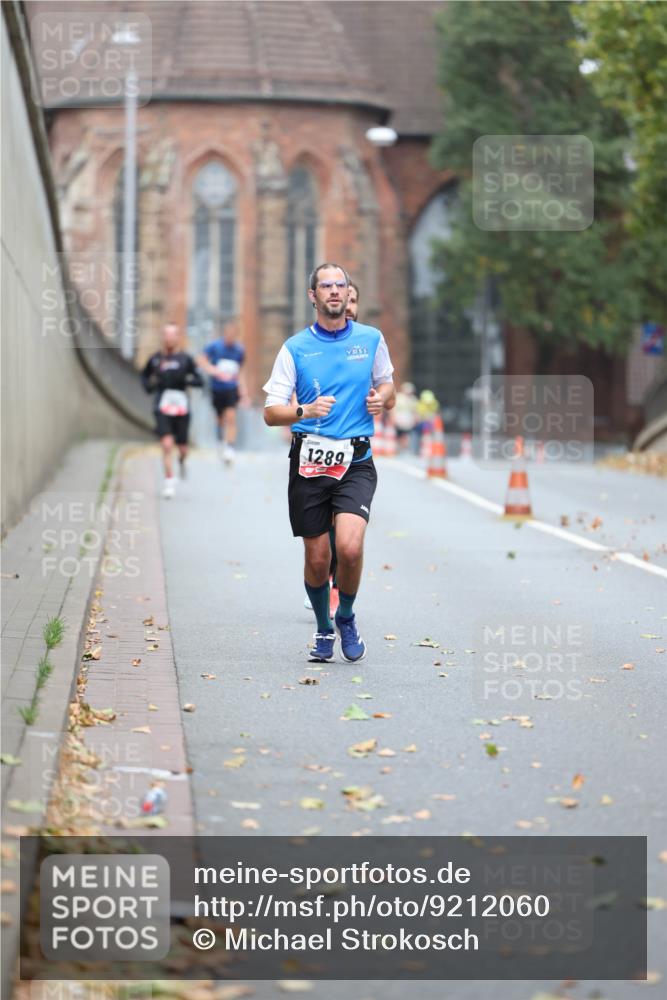 05.10.2025 - 20. swb-Marathon Bremen Michael Strokosch http://msf.ph/oto/9212060 05.10.2025 12:13:20 Laufen 1289 meine-sportfotos.de