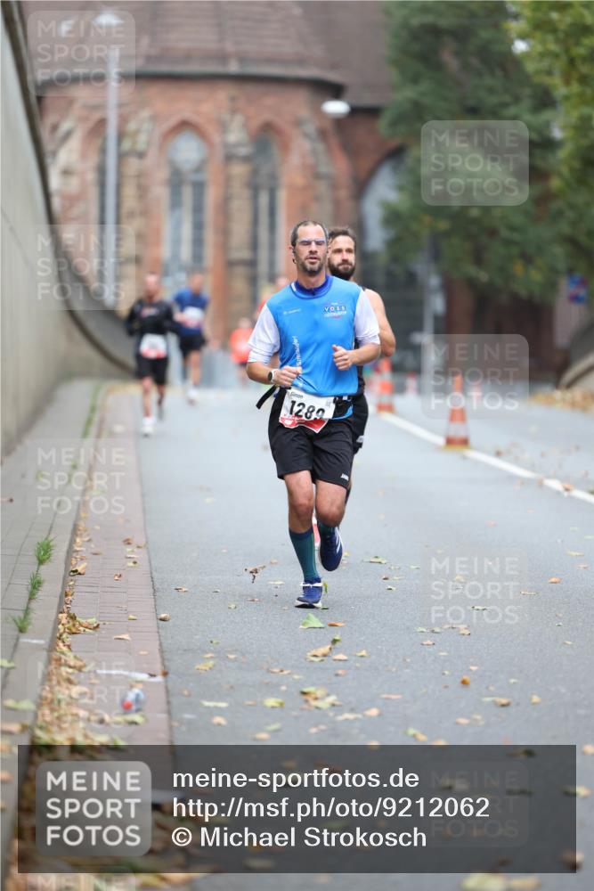 05.10.2025 - 20. swb-Marathon Bremen Michael Strokosch http://msf.ph/oto/9212062 05.10.2025 12:13:21 Laufen 1289 meine-sportfotos.de