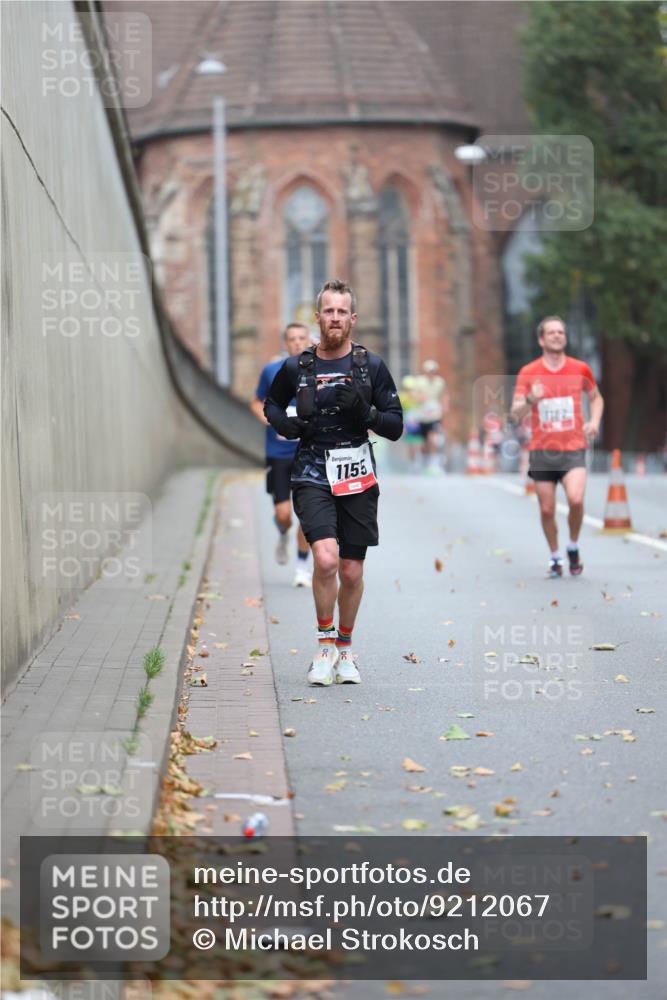 05.10.2025 - 20. swb-Marathon Bremen Michael Strokosch http://msf.ph/oto/9212067 05.10.2025 12:13:30 Laufen 1155 meine-sportfotos.de