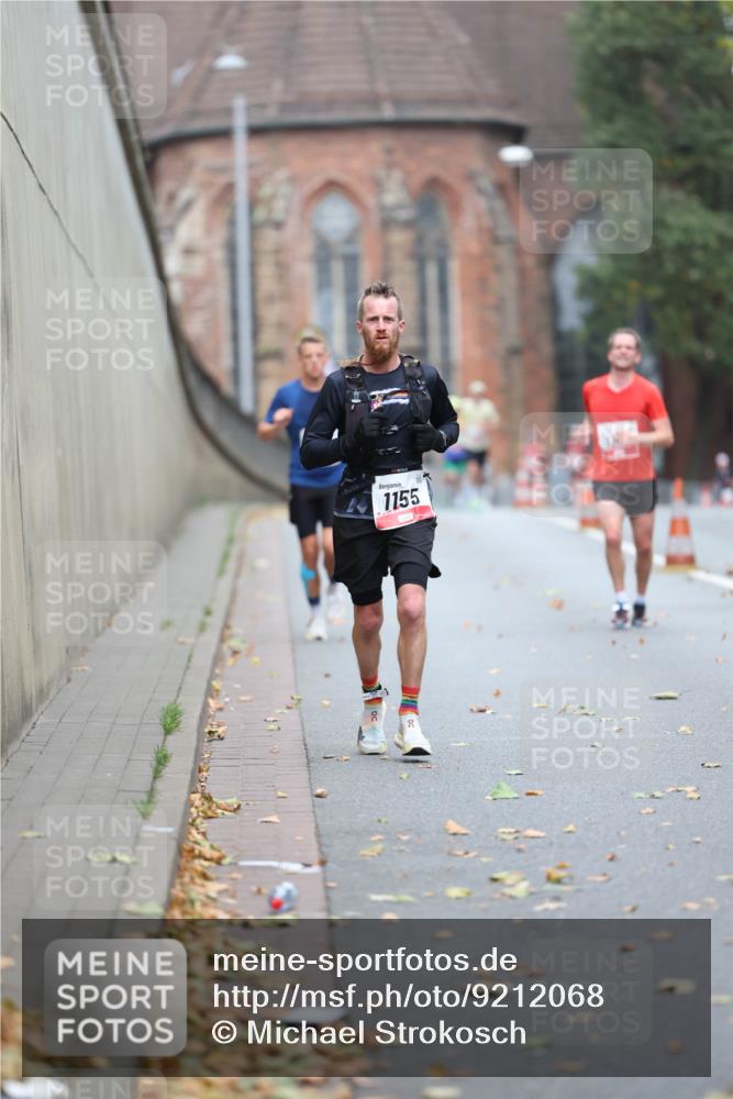 05.10.2025 - 20. swb-Marathon Bremen Michael Strokosch http://msf.ph/oto/9212068 05.10.2025 12:13:30 Laufen 1155, 90 meine-sportfotos.de