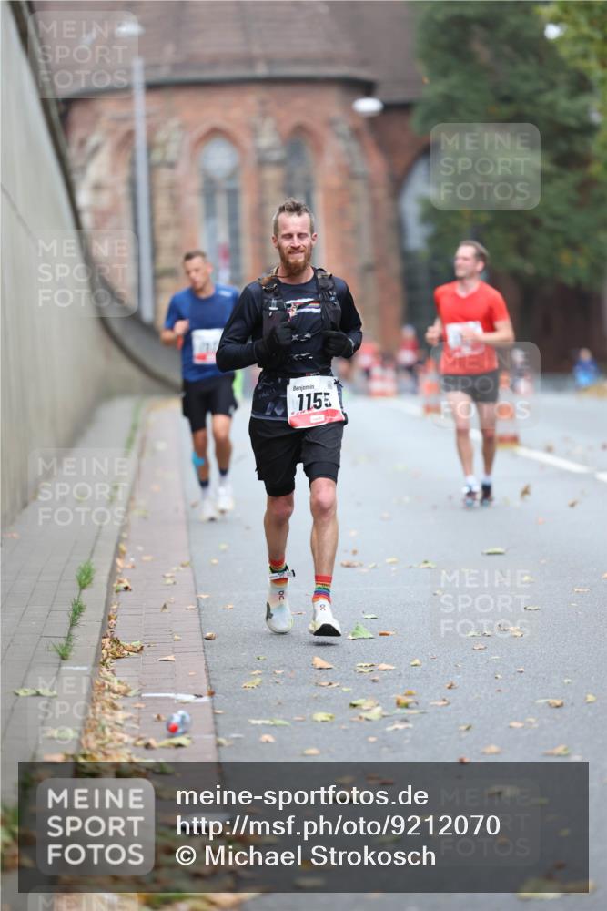 05.10.2025 - 20. swb-Marathon Bremen Michael Strokosch http://msf.ph/oto/9212070 05.10.2025 12:13:31 Laufen 1155, 70, 90 meine-sportfotos.de