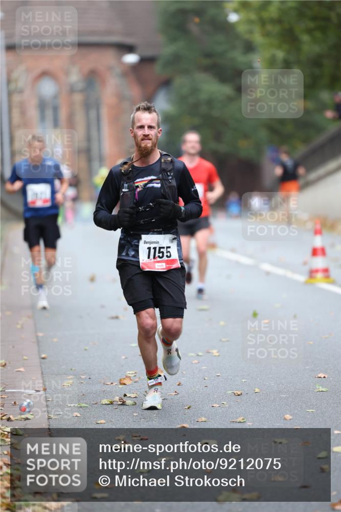 05.10.2025 - 20. swb-Marathon Bremen Michael Strokosch http://msf.ph/oto/9212075 05.10.2025 12:13:32 Laufen 1155 meine-sportfotos.de