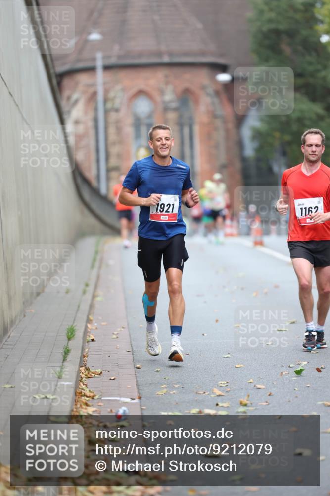 05.10.2025 - 20. swb-Marathon Bremen Michael Strokosch http://msf.ph/oto/9212079 05.10.2025 12:13:34 Laufen 1921, 1162 meine-sportfotos.de