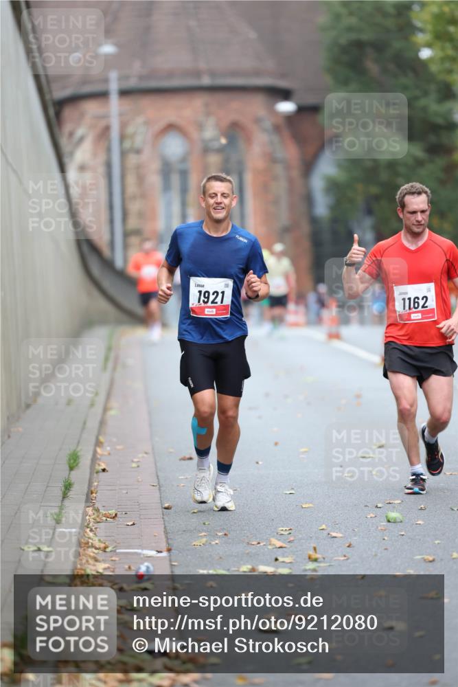 05.10.2025 - 20. swb-Marathon Bremen Michael Strokosch http://msf.ph/oto/9212080 05.10.2025 12:13:34 Laufen 1921, 1162 meine-sportfotos.de