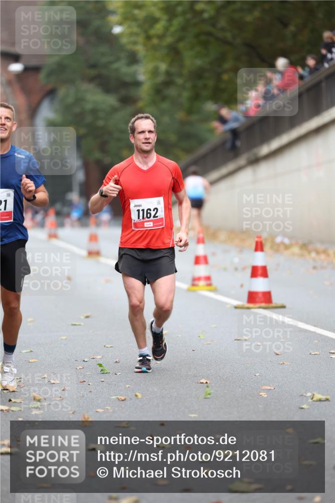05.10.2025 - 20. swb-Marathon Bremen Michael Strokosch http://msf.ph/oto/9212081 05.10.2025 12:13:35 Laufen 21, 1162 meine-sportfotos.de