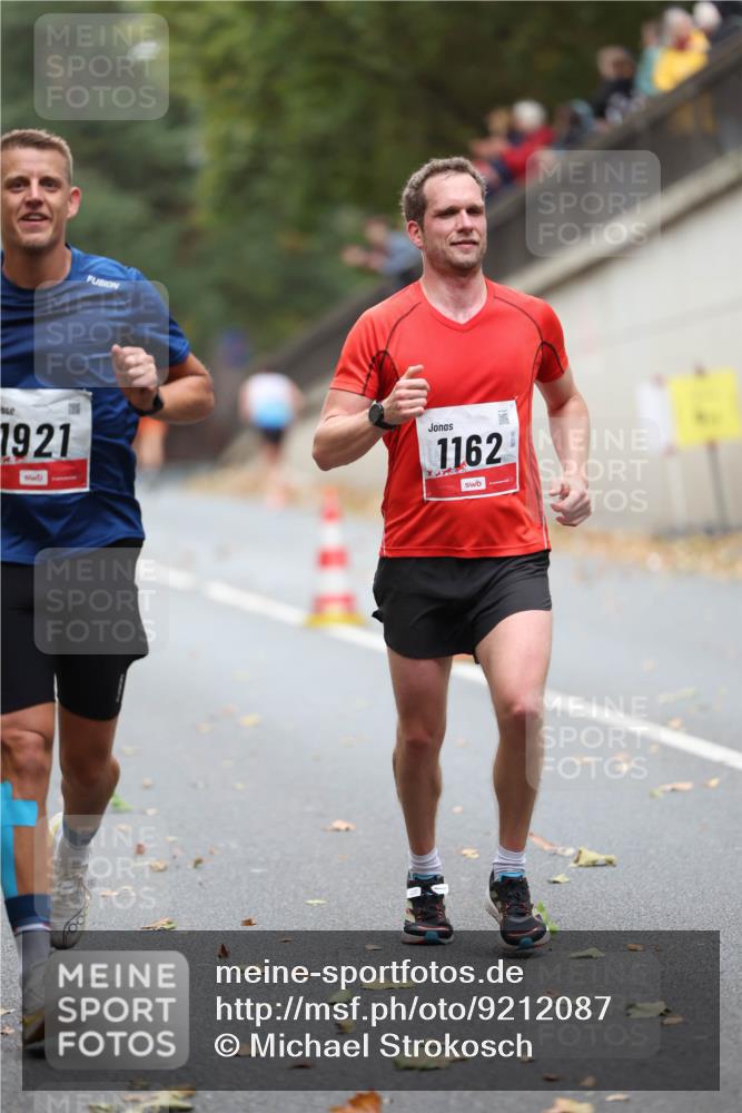 05.10.2025 - 20. swb-Marathon Bremen Michael Strokosch http://msf.ph/oto/9212087 05.10.2025 12:13:36 Laufen 1921, 1162 meine-sportfotos.de