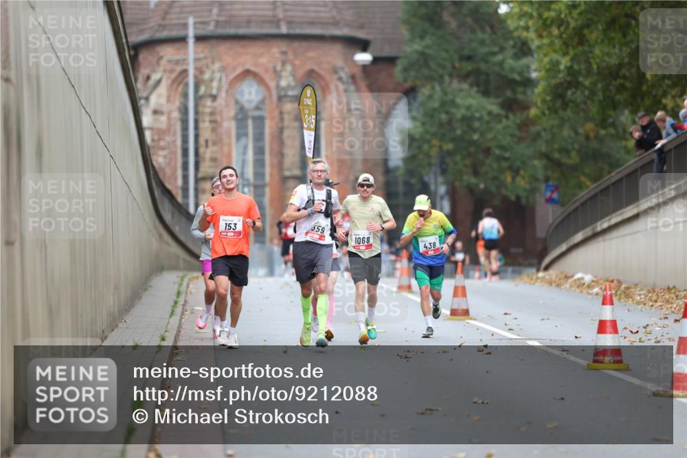 05.10.2025 - 20. swb-Marathon Bremen Michael Strokosch http://msf.ph/oto/9212088 05.10.2025 12:13:42 Laufen 153, 559, 1068, 438 meine-sportfotos.de