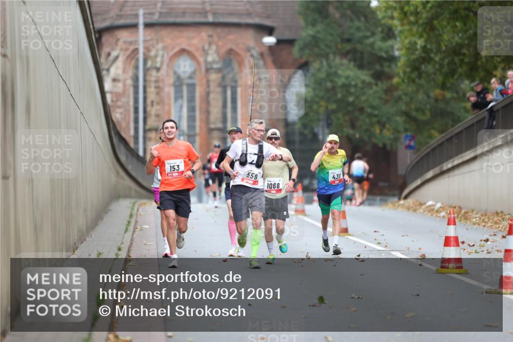05.10.2025 - 20. swb-Marathon Bremen Michael Strokosch http://msf.ph/oto/9212091 05.10.2025 12:13:43 Laufen 153, 100, 559, 4, 38, 1068 meine-sportfotos.de