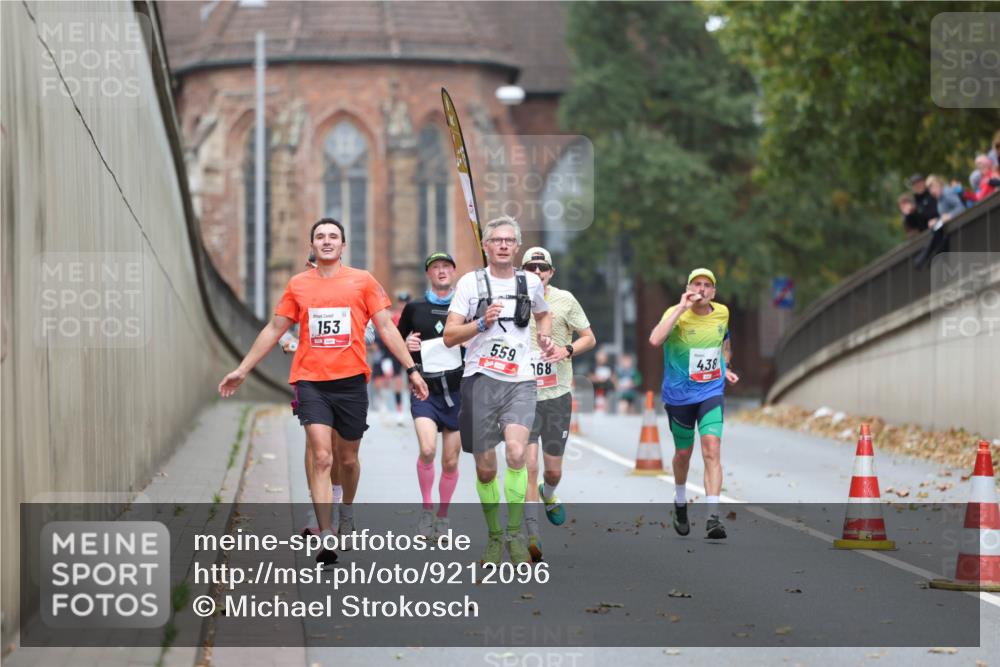 05.10.2025 - 20. swb-Marathon Bremen Michael Strokosch http://msf.ph/oto/9212096 05.10.2025 12:13:44 Laufen 153, 559, 4, 38, 168 meine-sportfotos.de