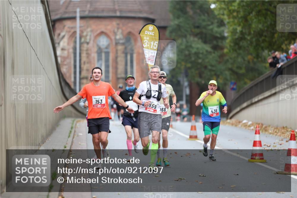 05.10.2025 - 20. swb-Marathon Bremen Michael Strokosch http://msf.ph/oto/9212097 05.10.2025 12:13:44 Laufen 153, 3, 15, 559, 168, 438 meine-sportfotos.de