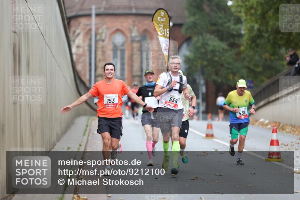 05.10.2025 - 20. swb-Marathon Bremen Michael Strokosch http://msf.ph/oto/9212100 05.10.2025 12:13:45 Laufen 3, 15, 153, 559, 4, 38 meine-sportfotos.de