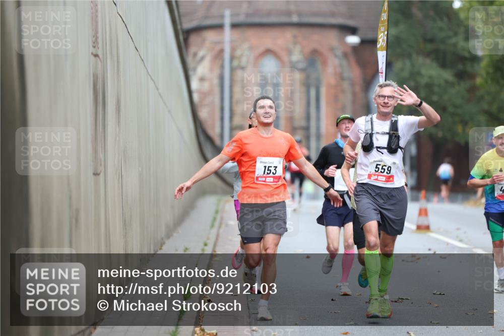 05.10.2025 - 20. swb-Marathon Bremen Michael Strokosch http://msf.ph/oto/9212103 05.10.2025 12:13:46 Laufen 153, 559 meine-sportfotos.de