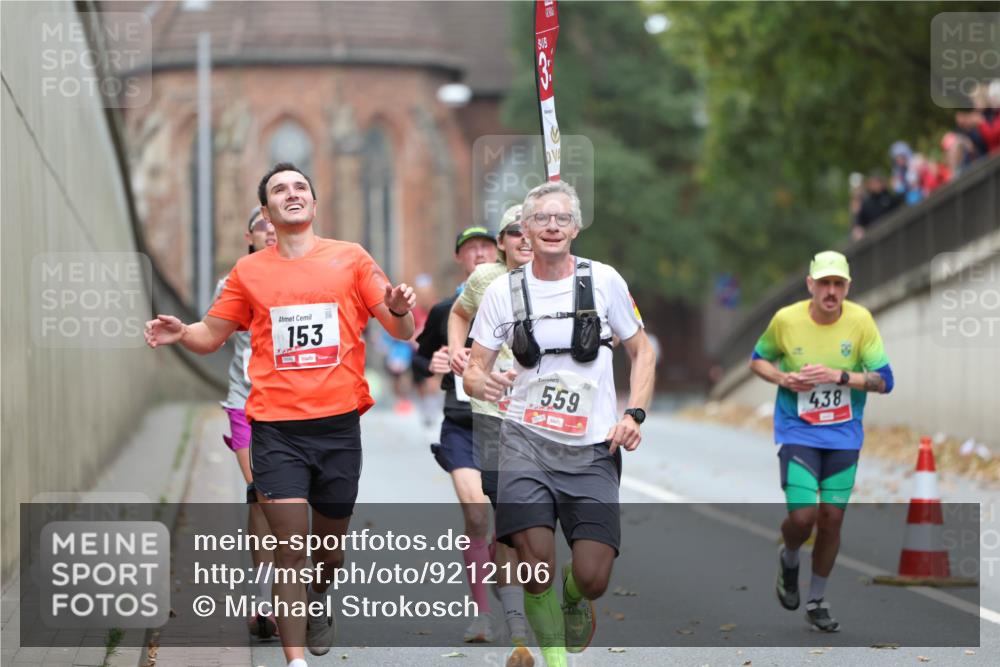 05.10.2025 - 20. swb-Marathon Bremen Michael Strokosch http://msf.ph/oto/9212106 05.10.2025 12:13:47 Laufen 153, 559, 438 meine-sportfotos.de