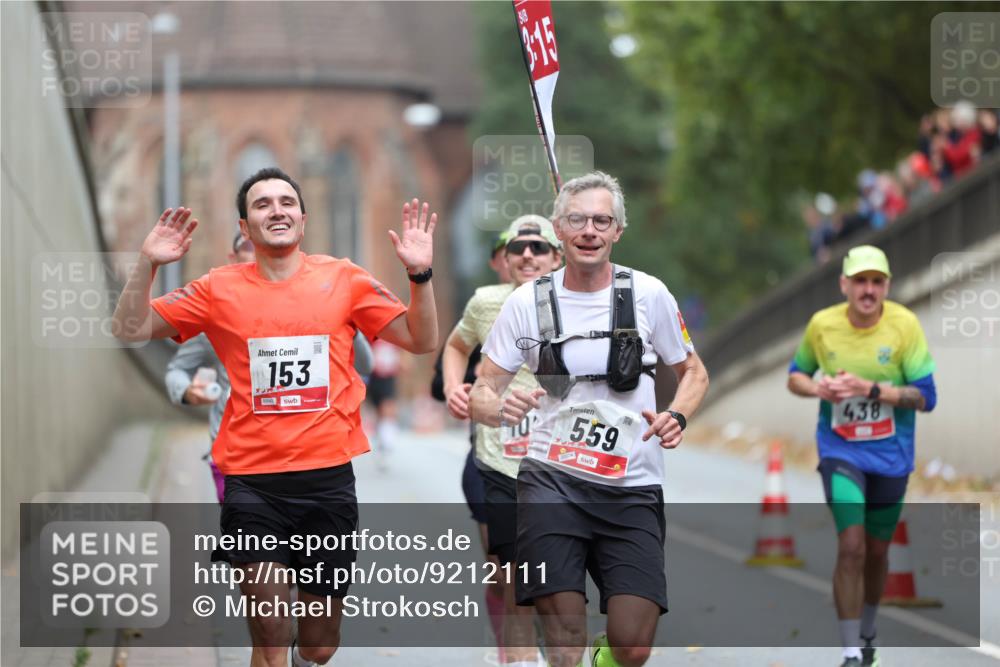05.10.2025 - 20. swb-Marathon Bremen Michael Strokosch http://msf.ph/oto/9212111 05.10.2025 12:13:48 Laufen 3, 15, 153, 00042, 559, 438 meine-sportfotos.de