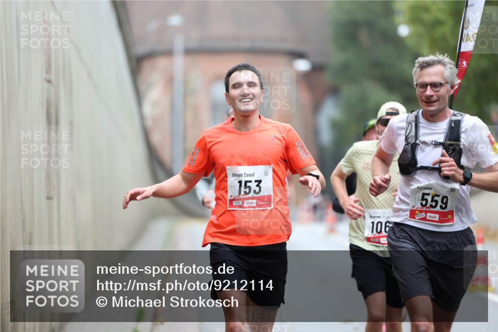 05.10.2025 - 20. swb-Marathon Bremen Michael Strokosch http://msf.ph/oto/9212114 05.10.2025 12:13:48 Laufen 00042, 153, 106, 9, 559, 00924 meine-sportfotos.de