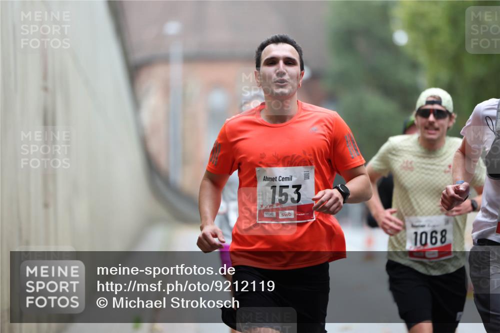 05.10.2025 - 20. swb-Marathon Bremen Michael Strokosch http://msf.ph/oto/9212119 05.10.2025 12:13:49 Laufen 153, 00042, 1068 meine-sportfotos.de