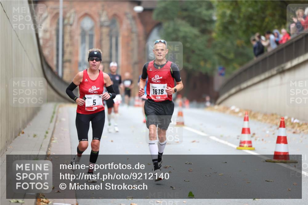 05.10.2025 - 20. swb-Marathon Bremen Michael Strokosch http://msf.ph/oto/9212140 05.10.2025 12:13:57 Laufen 5, 1618, 2006 meine-sportfotos.de
