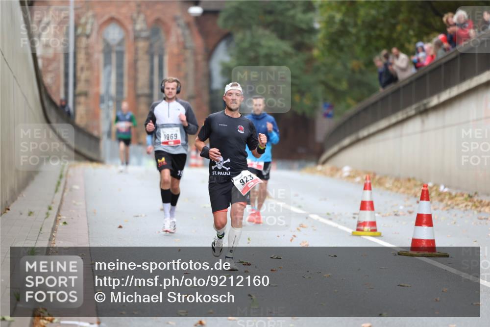 05.10.2025 - 20. swb-Marathon Bremen Michael Strokosch http://msf.ph/oto/9212160 05.10.2025 12:14:02 Laufen 1969, 923 meine-sportfotos.de