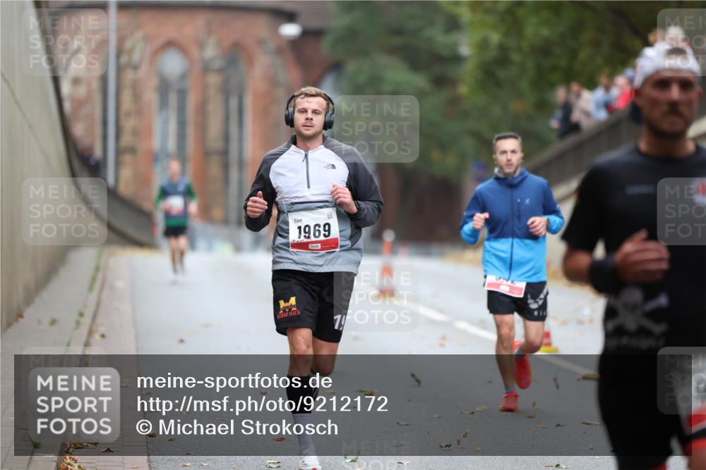 05.10.2025 - 20. swb-Marathon Bremen Michael Strokosch http://msf.ph/oto/9212172 05.10.2025 12:14:06 Laufen 1969, 19 meine-sportfotos.de
