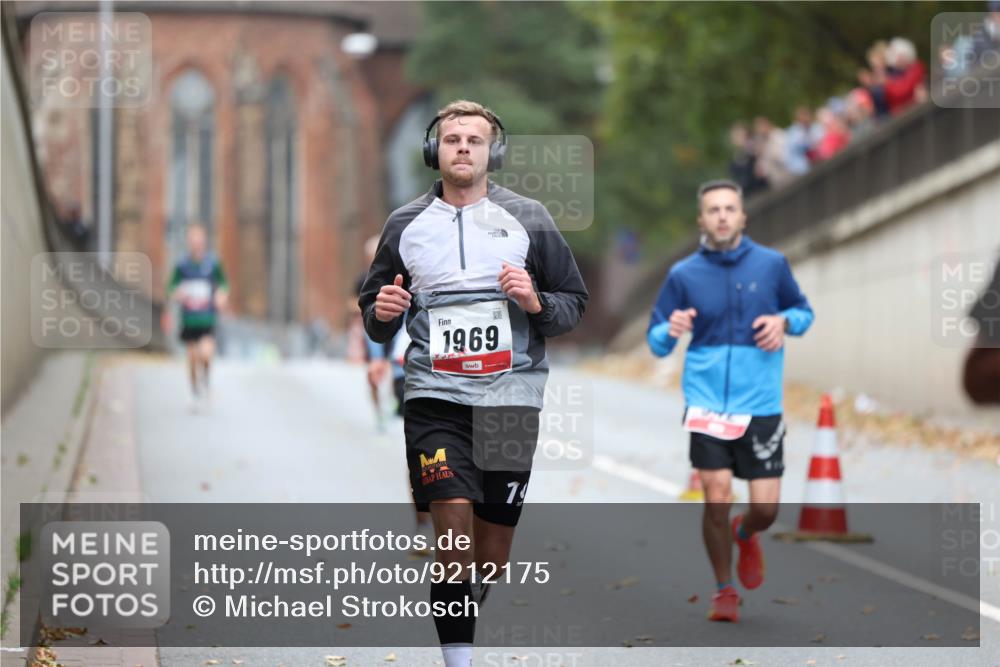 05.10.2025 - 20. swb-Marathon Bremen Michael Strokosch http://msf.ph/oto/9212175 05.10.2025 12:14:06 Laufen 1969, 7 meine-sportfotos.de
