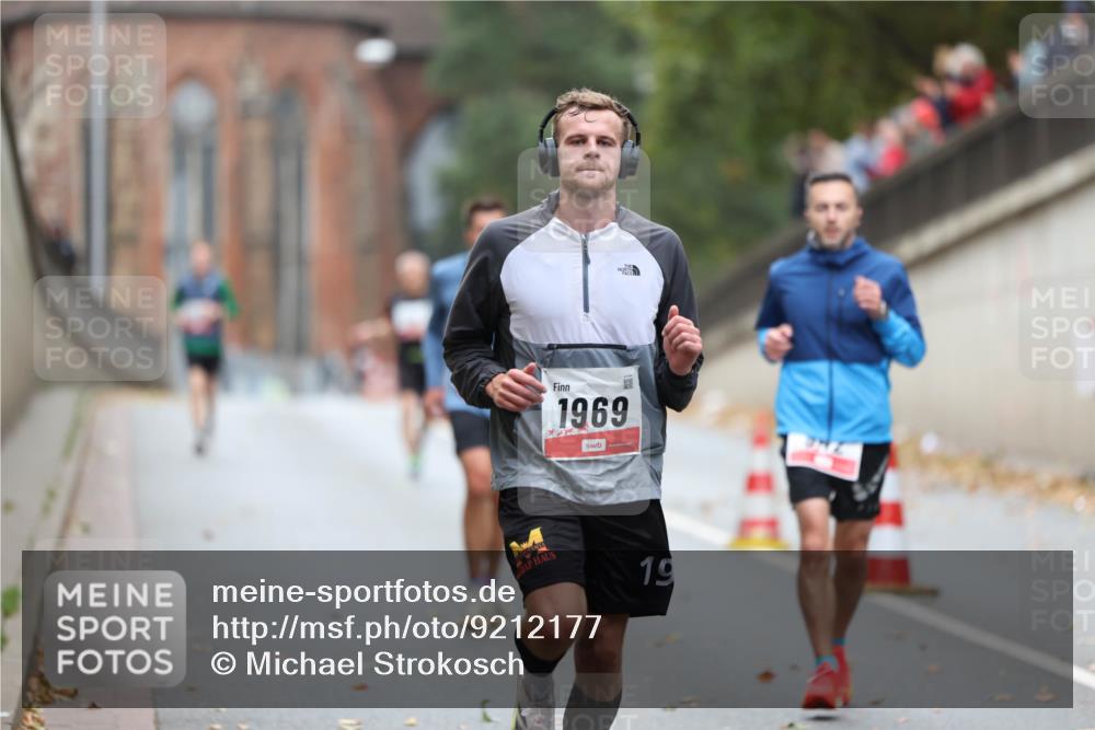 05.10.2025 - 20. swb-Marathon Bremen Michael Strokosch http://msf.ph/oto/9212177 05.10.2025 12:14:07 Laufen 1969, 19 meine-sportfotos.de