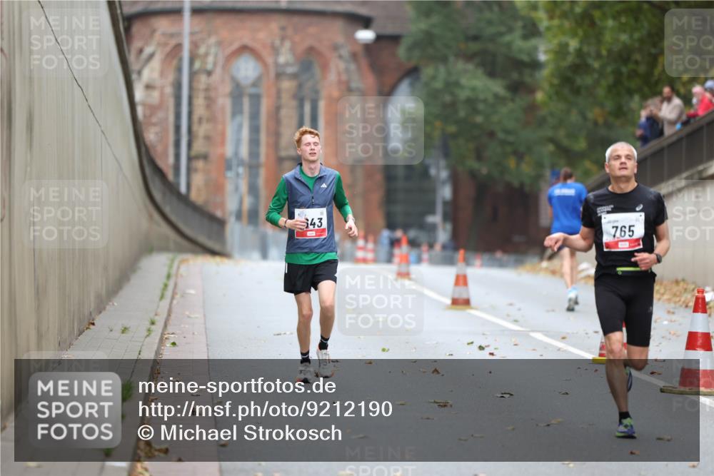 05.10.2025 - 20. swb-Marathon Bremen Michael Strokosch http://msf.ph/oto/9212190 05.10.2025 12:14:13 Laufen 43, 765 meine-sportfotos.de