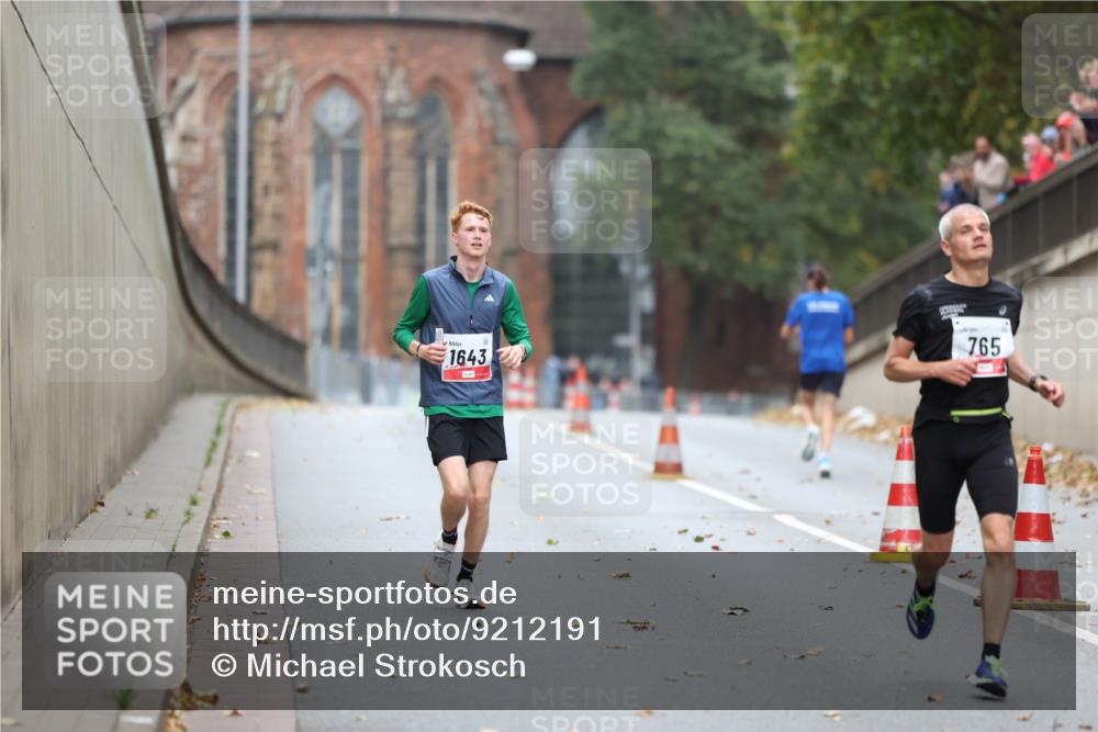 05.10.2025 - 20. swb-Marathon Bremen Michael Strokosch http://msf.ph/oto/9212191 05.10.2025 12:14:13 Laufen 1643, 765 meine-sportfotos.de