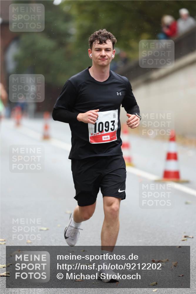 05.10.2025 - 20. swb-Marathon Bremen Michael Strokosch http://msf.ph/oto/9212202 05.10.2025 12:14:47 Laufen 1093 meine-sportfotos.de