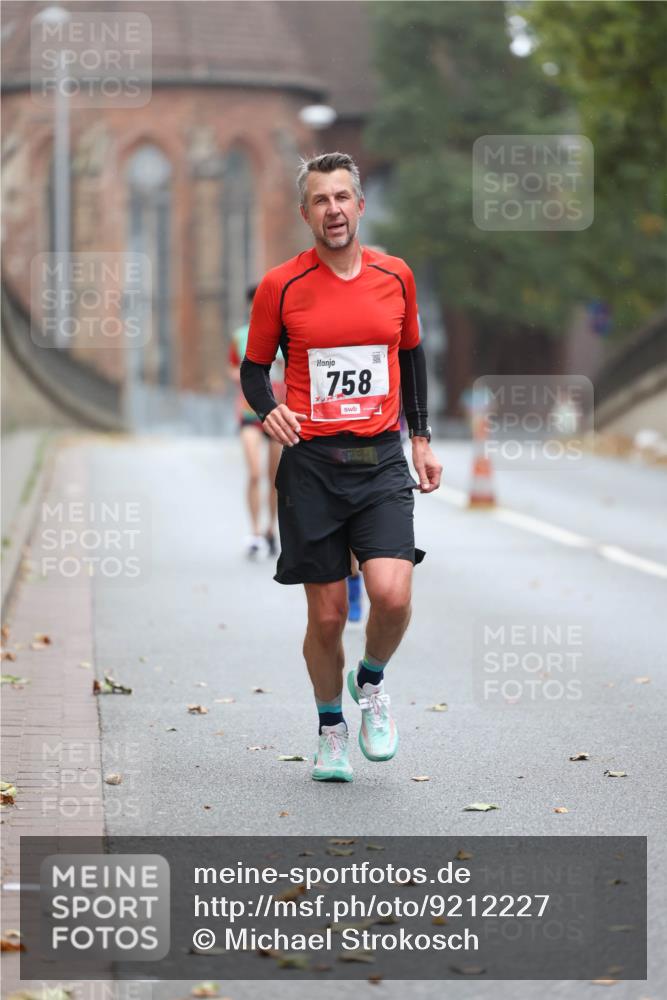 05.10.2025 - 20. swb-Marathon Bremen Michael Strokosch http://msf.ph/oto/9212227 05.10.2025 12:15:04 Laufen 758 meine-sportfotos.de