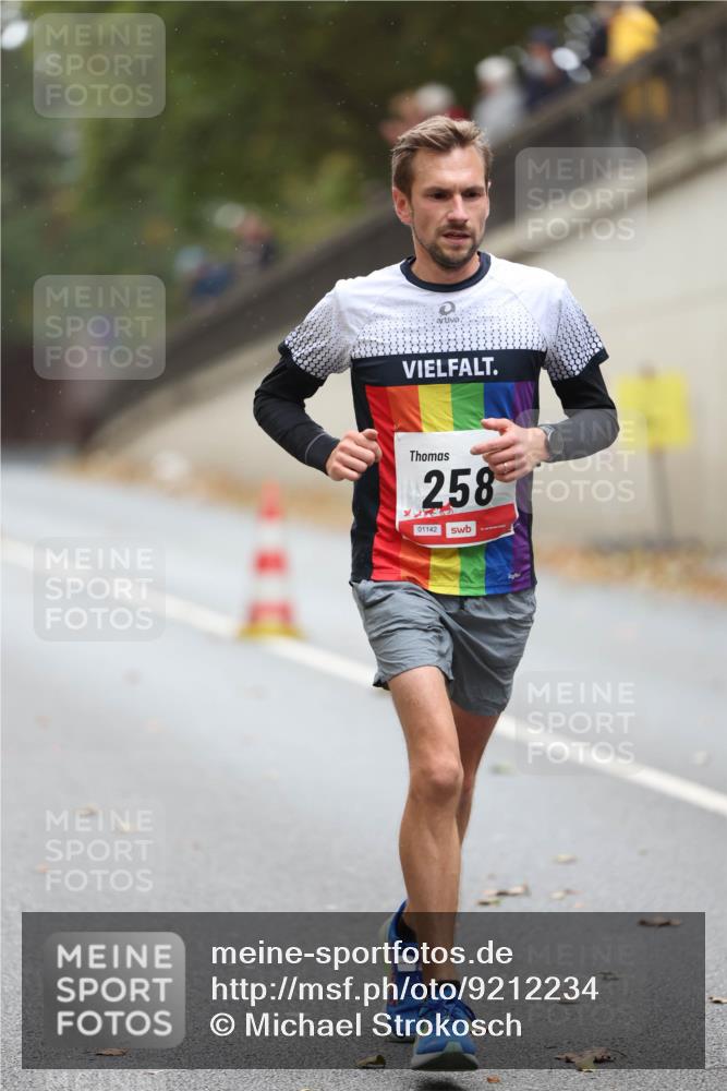 05.10.2025 - 20. swb-Marathon Bremen Michael Strokosch http://msf.ph/oto/9212234 05.10.2025 12:15:07 Laufen 258, 01142 meine-sportfotos.de