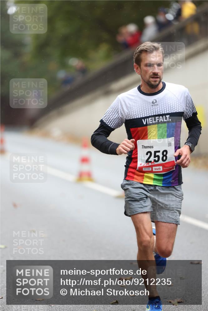 05.10.2025 - 20. swb-Marathon Bremen Michael Strokosch http://msf.ph/oto/9212235 05.10.2025 12:15:08 Laufen 258, 01142 meine-sportfotos.de