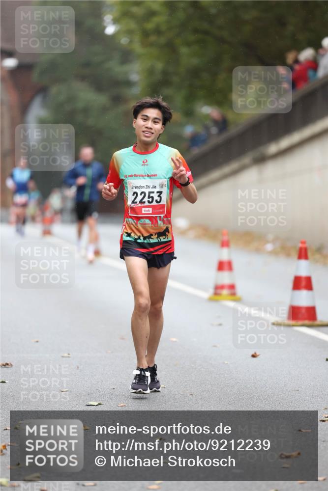 05.10.2025 - 20. swb-Marathon Bremen Michael Strokosch http://msf.ph/oto/9212239 05.10.2025 12:15:09 Laufen 20, 2253 meine-sportfotos.de