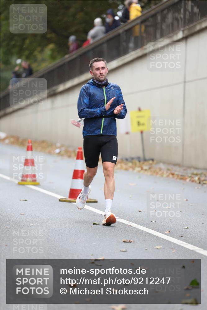 05.10.2025 - 20. swb-Marathon Bremen Michael Strokosch http://msf.ph/oto/9212247 05.10.2025 12:15:15 Laufen  meine-sportfotos.de