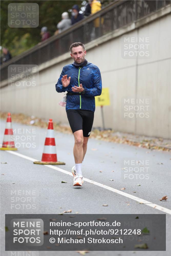 05.10.2025 - 20. swb-Marathon Bremen Michael Strokosch http://msf.ph/oto/9212248 05.10.2025 12:15:16 Laufen  meine-sportfotos.de