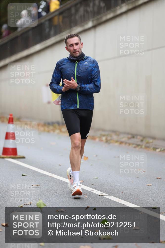 05.10.2025 - 20. swb-Marathon Bremen Michael Strokosch http://msf.ph/oto/9212251 05.10.2025 12:15:16 Laufen  meine-sportfotos.de