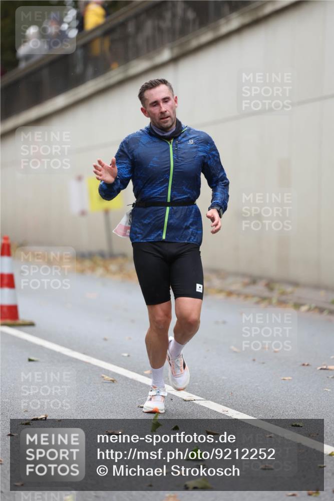 05.10.2025 - 20. swb-Marathon Bremen Michael Strokosch http://msf.ph/oto/9212252 05.10.2025 12:15:17 Laufen  meine-sportfotos.de