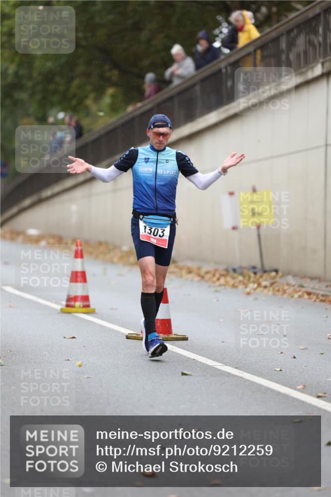 05.10.2025 - 20. swb-Marathon Bremen Michael Strokosch http://msf.ph/oto/9212259 05.10.2025 12:15:20 Laufen 1303 meine-sportfotos.de