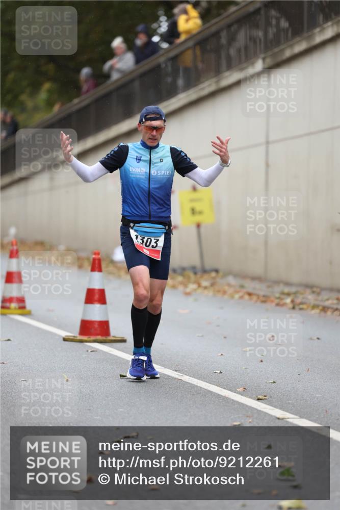 05.10.2025 - 20. swb-Marathon Bremen Michael Strokosch http://msf.ph/oto/9212261 05.10.2025 12:15:21 Laufen 303 meine-sportfotos.de