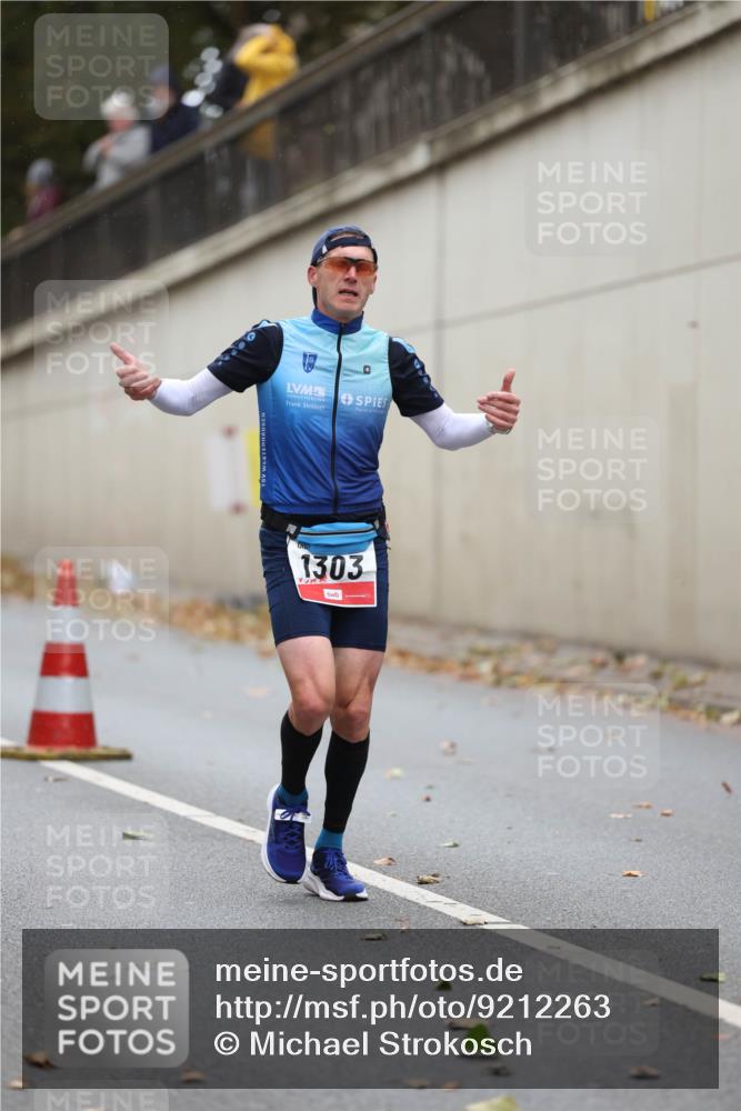 05.10.2025 - 20. swb-Marathon Bremen Michael Strokosch http://msf.ph/oto/9212263 05.10.2025 12:15:21 Laufen 1303 meine-sportfotos.de