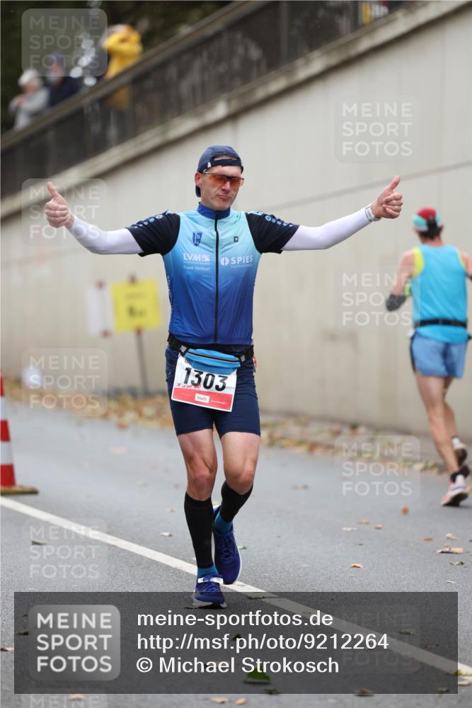 05.10.2025 - 20. swb-Marathon Bremen Michael Strokosch http://msf.ph/oto/9212264 05.10.2025 12:15:21 Laufen 1303 meine-sportfotos.de