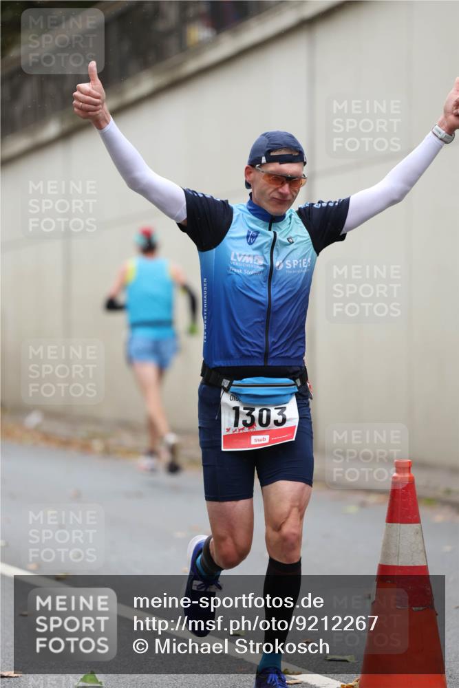 05.10.2025 - 20. swb-Marathon Bremen Michael Strokosch http://msf.ph/oto/9212267 05.10.2025 12:15:22 Laufen 1303 meine-sportfotos.de