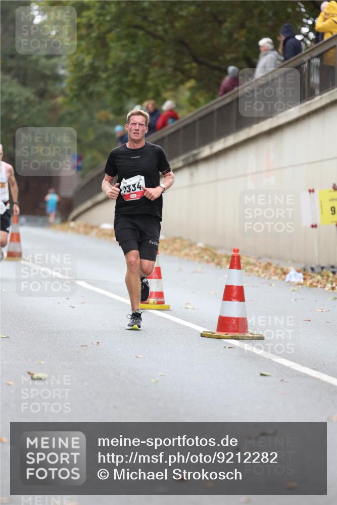 05.10.2025 - 20. swb-Marathon Bremen Michael Strokosch http://msf.ph/oto/9212282 05.10.2025 12:15:45 Laufen 2334, 226, 9 meine-sportfotos.de