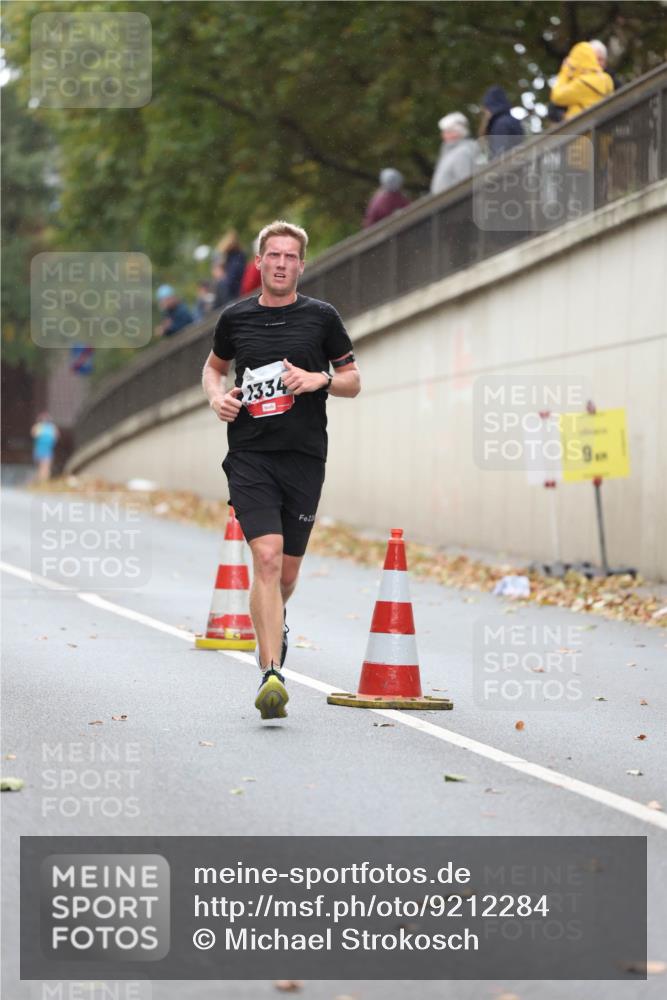 05.10.2025 - 20. swb-Marathon Bremen Michael Strokosch http://msf.ph/oto/9212284 05.10.2025 12:15:46 Laufen 30, 2334, 2, 9 meine-sportfotos.de