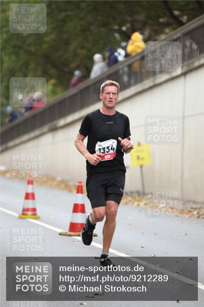 05.10.2025 - 20. swb-Marathon Bremen Michael Strokosch http://msf.ph/oto/9212289 05.10.2025 12:15:47 Laufen 1334, 2 meine-sportfotos.de