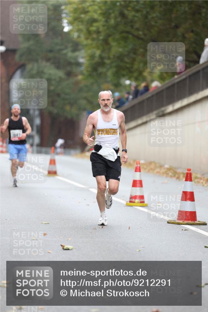 05.10.2025 - 20. swb-Marathon Bremen Michael Strokosch http://msf.ph/oto/9212291 05.10.2025 12:15:49 Laufen 1647 meine-sportfotos.de
