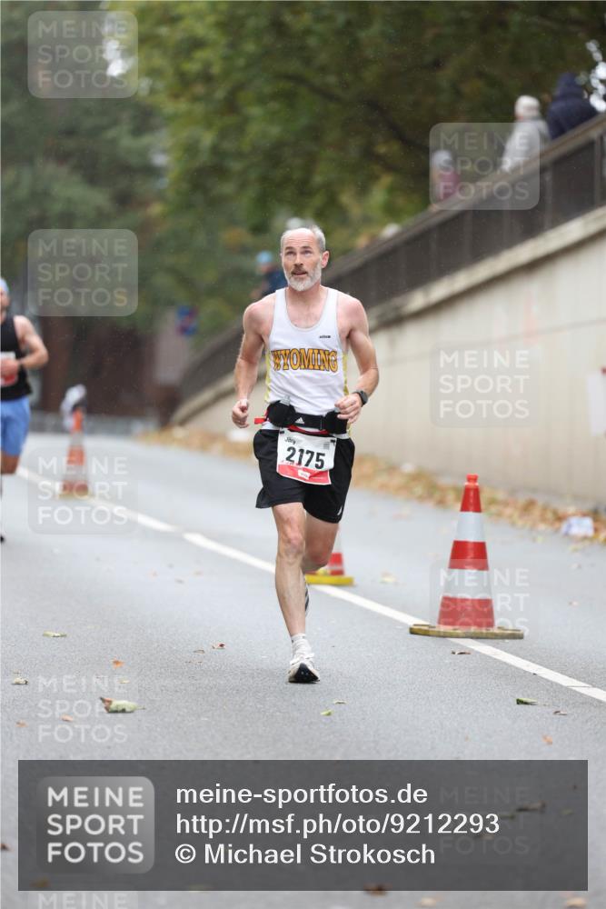 05.10.2025 - 20. swb-Marathon Bremen Michael Strokosch http://msf.ph/oto/9212293 05.10.2025 12:15:50 Laufen 2175 meine-sportfotos.de