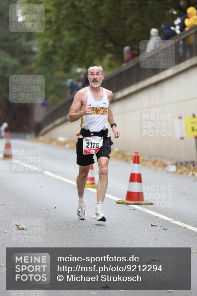 05.10.2025 - 20. swb-Marathon Bremen Michael Strokosch http://msf.ph/oto/9212294 05.10.2025 12:15:50 Laufen 2175 meine-sportfotos.de