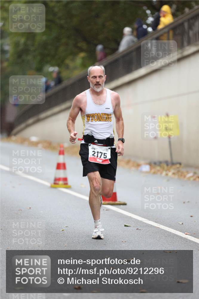 05.10.2025 - 20. swb-Marathon Bremen Michael Strokosch http://msf.ph/oto/9212296 05.10.2025 12:15:50 Laufen 2175 meine-sportfotos.de