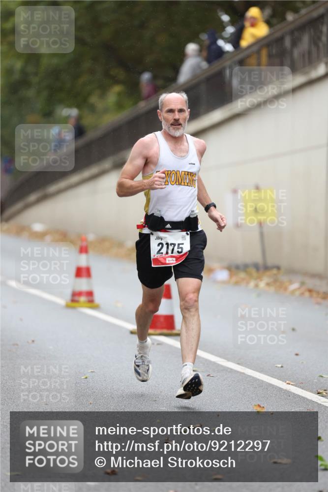 05.10.2025 - 20. swb-Marathon Bremen Michael Strokosch http://msf.ph/oto/9212297 05.10.2025 12:15:51 Laufen 2175 meine-sportfotos.de
